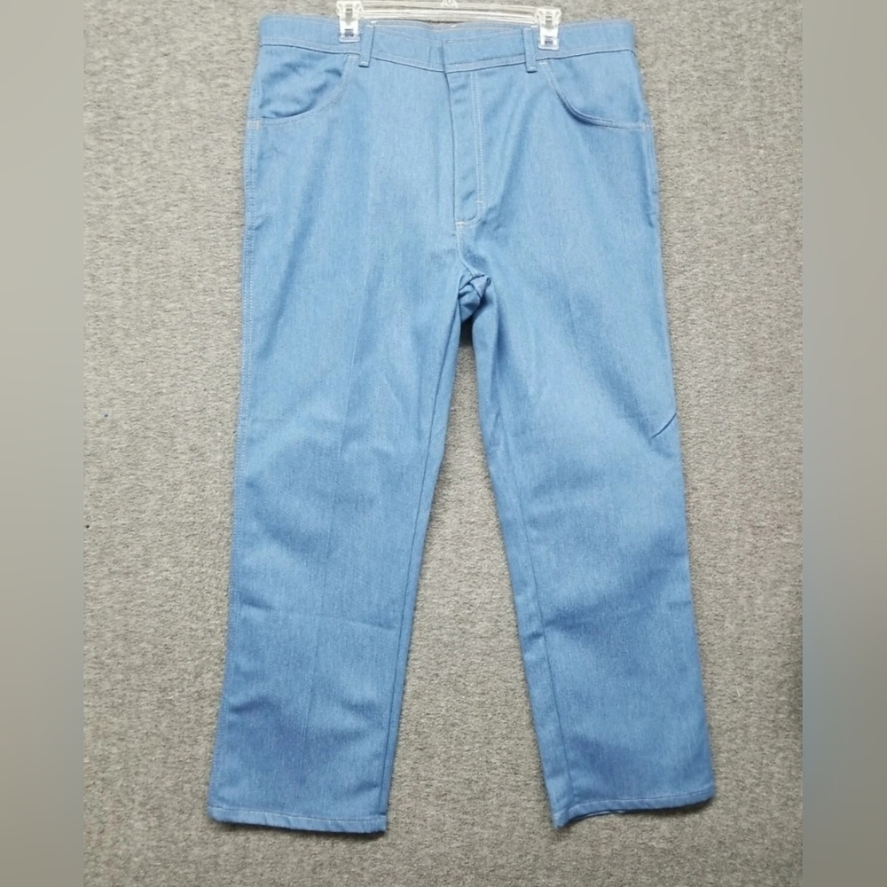 Wrangler Medium Wash Mens Jeans NWT Size 40 x 30